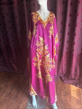 Magenta Winlar Floral Border Maxi Kaftan One Size Fits Most